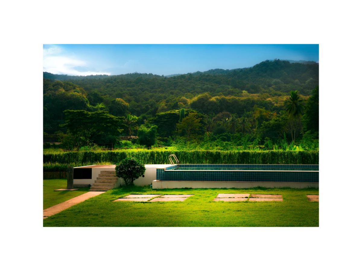 Pak Ram Hotel Mae Rim Bagian luar foto